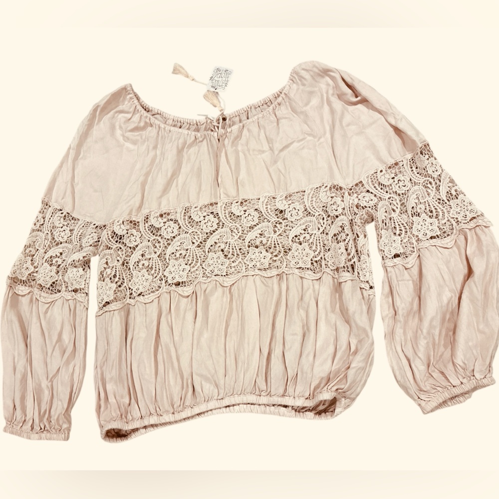 Free People Boho Lace Peasant Blouse in a pink/blush tone NWT SIZE XS